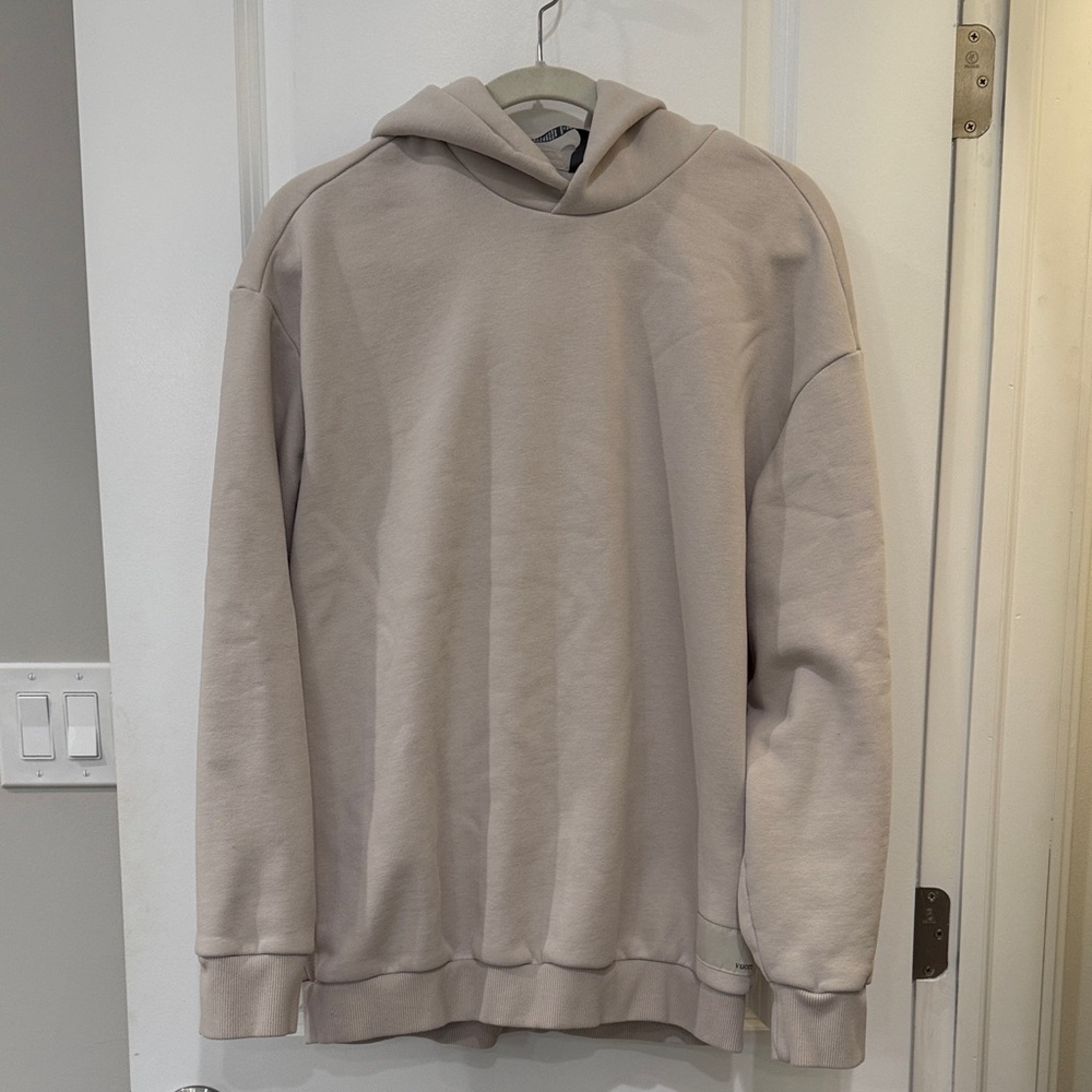 Vuori Cream Colored Hoodie